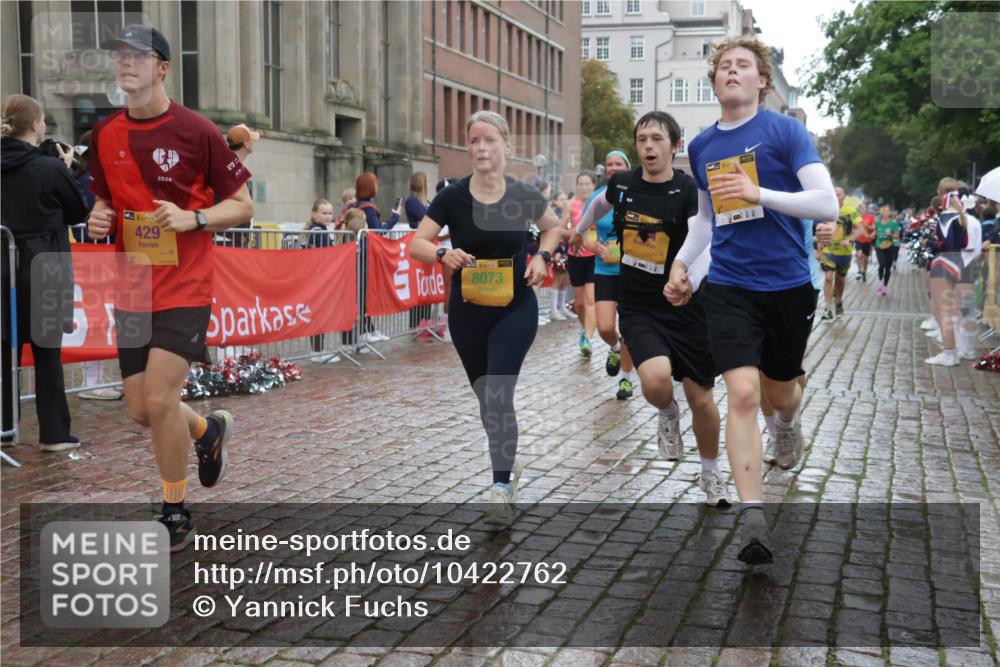13.09.2026 - Kiel Lauf Yannick Fuchs http://msf.ph/oto/10422762 13.09.2026 10:56:37 Ziel 452, 1139, 1157, 1504, 1557, 1666, 1805, 2526, 2560, 3000, 3061, 3286, 3410, 3413, 3466, 4180, 4209, 4367, 5593, 6067, 6882, 7209, 7594, 7642, 7912, 8997, 9674, 10621, 10659, 12762, 248, 429, 476, 574, 774, 775, 778, 929, 1208, 1618, 2075, 2454, 2674, 2829, 2880, 3267, 3541, 4440, 4806, 5009, 5067, 5682, 5683, 6530, 6605, 6884, 7292, 7483, 7995, 8054, 8073, 8158, 8989, 8997, 9210, 10264, 10421, 10433, 10509, 10570, 10750, 10774, 10795 meine-sportfotos.de