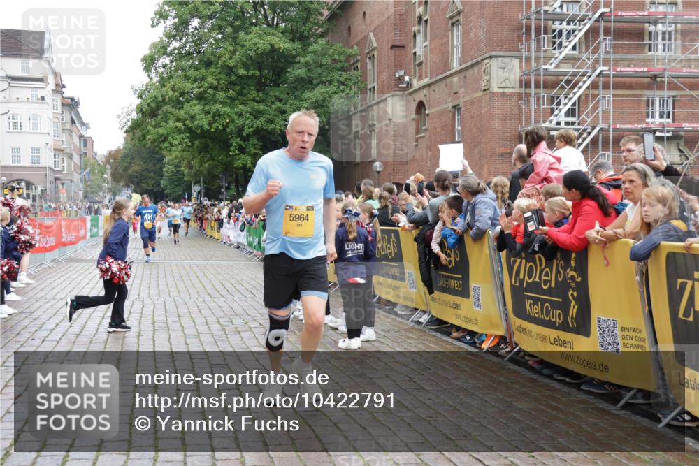 13.09.2026 - Kiel Lauf Yannick Fuchs http://msf.ph/oto/10422791 13.09.2026 09:43:44 Ziel 654, 1833, 4522, 5964, 9323, 9934, 10460, 12164, 40, 255, 401, 623, 1049, 1508, 1857, 4171, 4256, 5929, 6377, 7099, 7532, 7773, 7857, 7905, 8066, 8770, 8808, 8834, 9933, 10047, 10118, 10189, 10300, 11246, 12101, 12575, 4283, 5026, 5171, 5857, 6550, 7510, 7948, 8300, 9814, 10641, 10931, 11653, 11655, 12098, 12376, 3041, 9354, 9933, 10047, 10118, 11753, 12259 meine-sportfotos.de