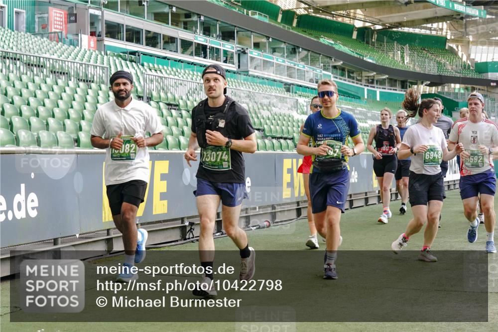 13.09.2026 - 21. swb-Marathon Bremen Michael Burmester http://msf.ph/oto/10422798 13.09.2026 13:23:00 Laufen im Stadion 128, 160, 211, 258, 343, 351, 434, 533, 571, 609, 708, 851, 892, 1060, 1157, 1178, 1259, 1331, 1344, 1417, 1598, 1657, 1669, 1691, 1729, 1746, 1788, 1883, 2213, 2286, 2290, 2433, 2445, 2475, 2495, 2504, 2526, 2619, 2632, 2652, 2660, 2685, 2711, 2768, 2936, 2964, 2968, 2995, 3022, 3034, 3225, 3252, 3282, 3292, 3347, 3351, 3364, 3395, 3423, 3447, 3505, 3530, 3559, 3682, 3727, 3770, 3784, 3819, 4020, 4054, 4231, 4406, 4407, 4431, 4466, 4467, 4584, 1506 meine-sportfotos.de