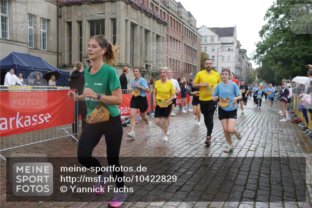 13.09.2026 - Kiel Lauf Yannick Fuchs http://msf.ph/oto/10422829 13.09.2026 10:56:44 Ziel 452, 1115, 1139, 1157, 1302, 1805, 2526, 2560, 2675, 3000, 3413, 3466, 4209, 4367, 4912, 5593, 6723, 7209, 7642, 7912, 8799, 10621, 11211, 12721, 248, 476, 778, 929, 1504, 1557, 1618, 1666, 2075, 2454, 2560, 2674, 2829, 2880, 3000, 3061, 3267, 3286, 3410, 4180, 4440, 4806, 5067, 5593, 5682, 5683, 6067, 6530, 6605, 6882, 6884, 7594, 7642, 8989, 8997, 9210, 9674, 10264, 10421, 10433, 10509, 10570, 10659, 10750, 10774, 502, 1461, 6540, 778, 10750, 10774, 12171 meine-sportfotos.de
