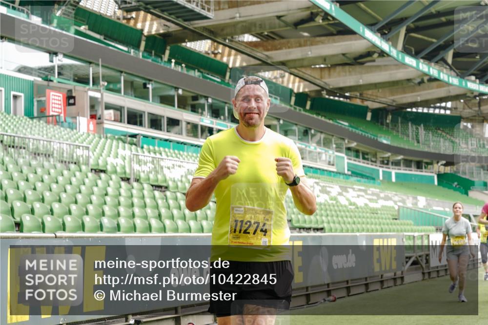 13.09.2026 - 21. swb-Marathon Bremen Michael Burmester http://msf.ph/oto/10422845 13.09.2026 10:46:01 Laufen im Stadion 10137, 10161, 10194, 10202, 10242, 10344, 10430, 10472, 10524, 10535, 10568, 10600, 10651, 10679, 10713, 10895, 10970, 10979, 11050, 11081, 11181, 11200, 11244, 11296, 11309, 11367, 11457, 11495, 11529, 11530, 11546, 11574, 11675, 11709, 11760, 11808, 11821, 11932, 12057, 12089, 12151, 12153, 12177, 12178, 12211, 12224, 12226, 12285, 12316, 12317, 12321, 12374, 12422, 12462, 12539, 10002, 10004, 10005, 10148, 10303, 10330, 10361, 10362 meine-sportfotos.de
