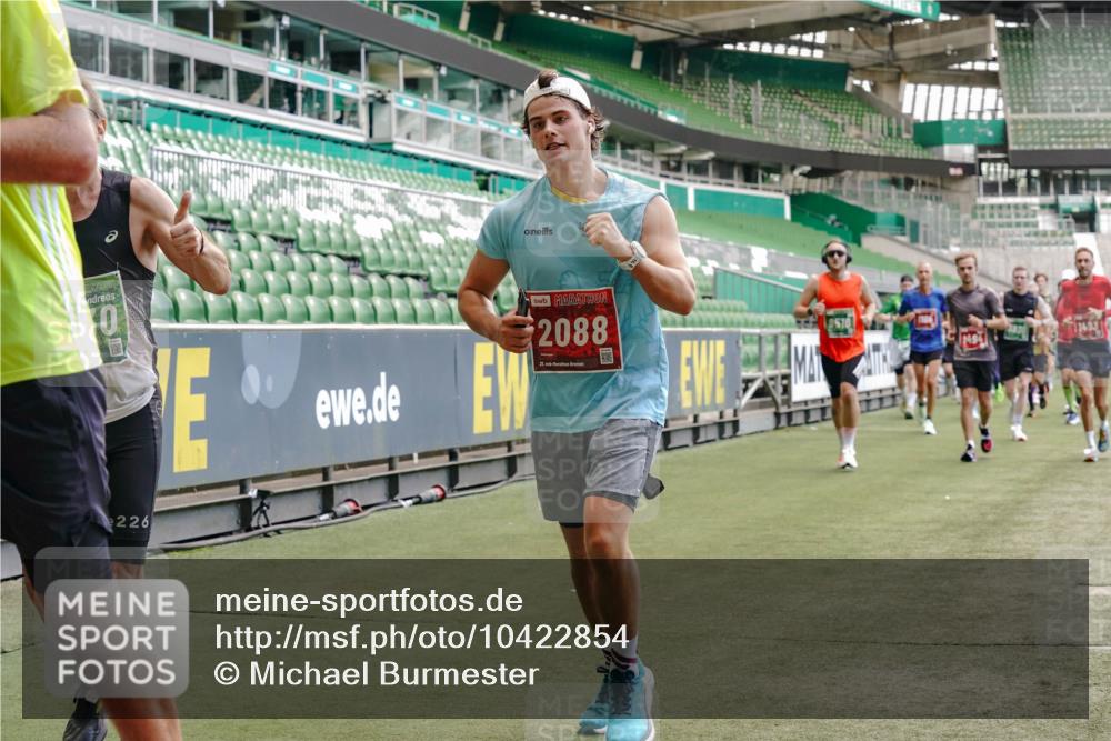 13.09.2026 - 21. swb-Marathon Bremen Michael Burmester http://msf.ph/oto/10422854 13.09.2026 13:00:14 Laufen im Stadion 135, 191, 226, 232, 242, 260, 342, 651, 687, 745, 972, 1080, 1166, 1209, 1368, 1493, 1494, 1516, 1650, 1861, 1935, 1963, 2088, 2210, 2289, 2293, 2306, 2322, 2409, 2427, 2481, 2485, 2490, 2517, 2560, 2570, 2577, 2658, 2686, 2700, 2708, 2781, 2806, 2827, 2885, 2899, 2906, 2914, 2953, 2961, 2967, 2979, 3015, 3021, 3076, 3098, 3105, 3124, 3145, 3168, 3173, 3190, 3233, 3273, 3354, 3385, 3480, 3516, 3524, 3531, 3642, 3652, 3729, 3774, 3855, 3856, 3861, 3930, 3934 meine-sportfotos.de