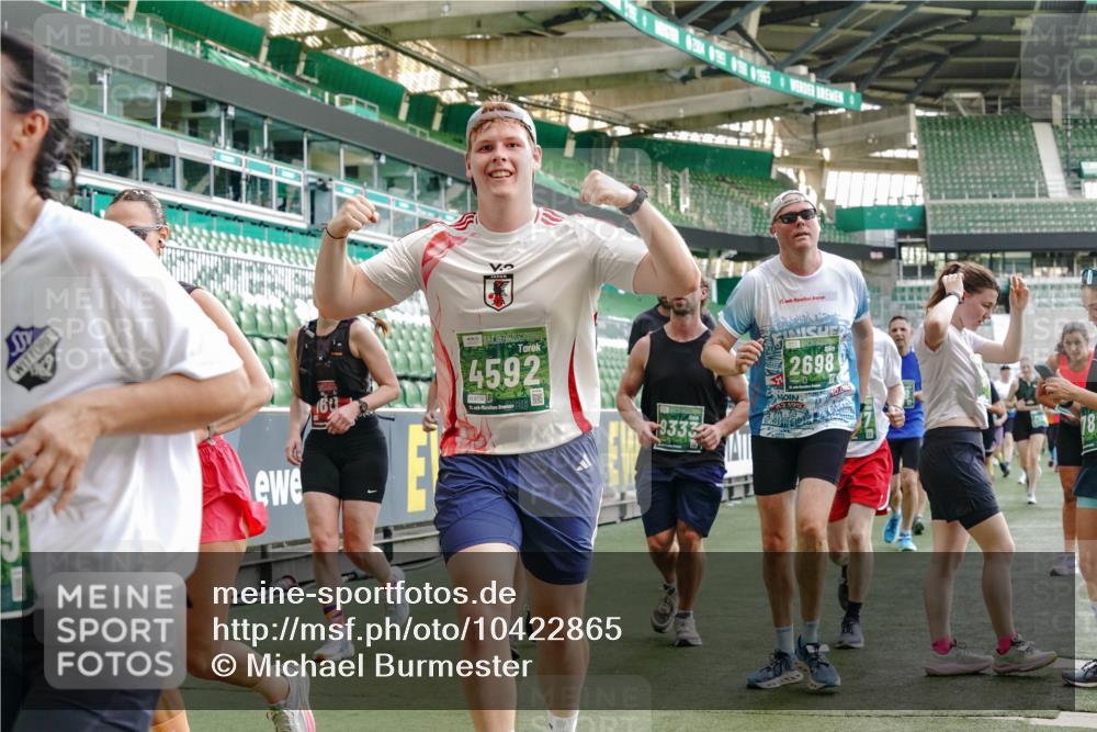 13.09.2026 - 21. swb-Marathon Bremen Michael Burmester http://msf.ph/oto/10422865 13.09.2026 13:23:03 Laufen im Stadion 128, 160, 211, 258, 324, 343, 351, 434, 533, 571, 609, 708, 851, 892, 1060, 1157, 1178, 1259, 1331, 1344, 1417, 1597, 1598, 1657, 1669, 1691, 1729, 1746, 1788, 1883, 2213, 2286, 2290, 2433, 2445, 2475, 2495, 2504, 2526, 2619, 2632, 2652, 2660, 2685, 2711, 2768, 2936, 2964, 2968, 2995, 3034, 3225, 3252, 3282, 3288, 3292, 3347, 3351, 3364, 3395, 3423, 3447, 3505, 3530, 3559, 3682, 3727, 3770, 3784, 3819, 4020, 4054, 4231, 4406, 4407, 4431, 4466, 4467, 4584, 1506 meine-sportfotos.de