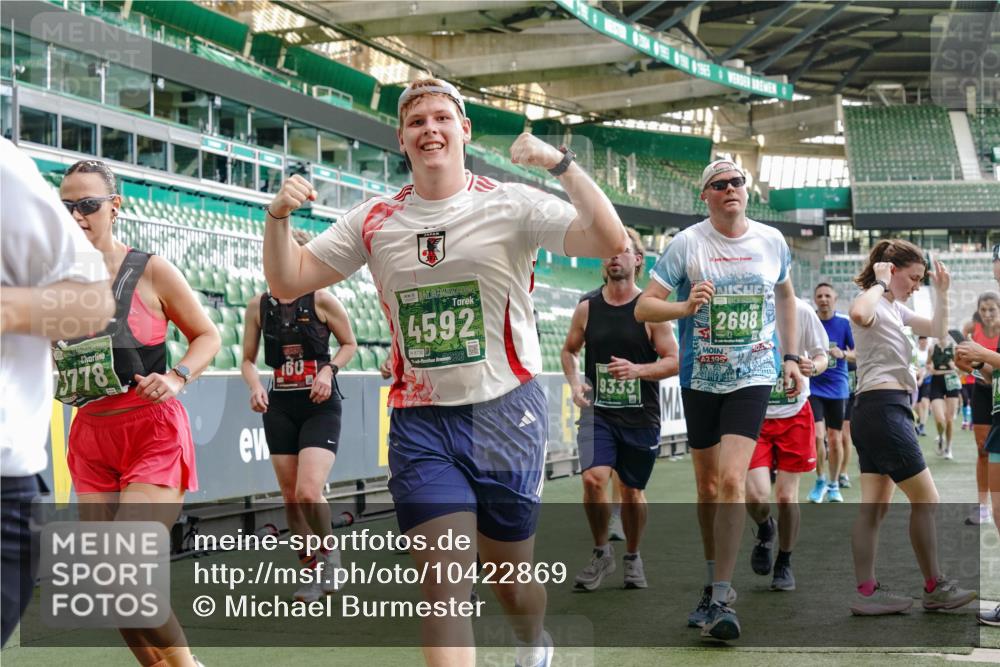 13.09.2026 - 21. swb-Marathon Bremen Michael Burmester http://msf.ph/oto/10422869 13.09.2026 13:23:03 Laufen im Stadion 128, 160, 211, 258, 324, 343, 351, 434, 533, 571, 609, 708, 851, 892, 1060, 1157, 1178, 1259, 1331, 1344, 1417, 1597, 1598, 1657, 1669, 1691, 1729, 1746, 1788, 1883, 2213, 2286, 2290, 2433, 2445, 2475, 2495, 2504, 2526, 2619, 2632, 2652, 2660, 2685, 2711, 2768, 2936, 2964, 2968, 2995, 3034, 3225, 3252, 3282, 3288, 3292, 3347, 3351, 3364, 3395, 3423, 3447, 3505, 3530, 3559, 3682, 3727, 3770, 3784, 3819, 4020, 4054, 4231, 4406, 4407, 4431, 4466, 4467, 4584, 1506 meine-sportfotos.de
