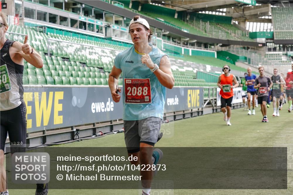 13.09.2026 - 21. swb-Marathon Bremen Michael Burmester http://msf.ph/oto/10422873 13.09.2026 13:00:14 Laufen im Stadion 135, 191, 226, 232, 242, 260, 342, 651, 687, 745, 972, 1080, 1166, 1209, 1368, 1493, 1494, 1516, 1650, 1861, 1935, 1963, 2088, 2210, 2289, 2293, 2306, 2322, 2409, 2427, 2481, 2485, 2490, 2517, 2560, 2570, 2577, 2658, 2686, 2700, 2708, 2781, 2806, 2827, 2885, 2899, 2906, 2914, 2953, 2961, 2967, 2979, 3015, 3021, 3076, 3098, 3105, 3124, 3145, 3168, 3173, 3190, 3233, 3273, 3354, 3385, 3480, 3516, 3524, 3531, 3642, 3652, 3729, 3774, 3855, 3856, 3861, 3930, 3934 meine-sportfotos.de