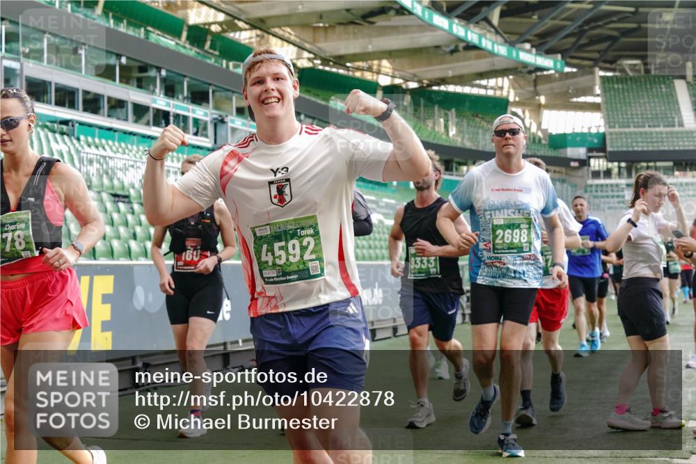 13.09.2026 - 21. swb-Marathon Bremen Michael Burmester http://msf.ph/oto/10422878 13.09.2026 13:23:03 Laufen im Stadion 128, 160, 211, 258, 324, 343, 351, 434, 533, 571, 609, 708, 851, 892, 1060, 1157, 1178, 1259, 1331, 1344, 1417, 1597, 1598, 1657, 1669, 1691, 1729, 1746, 1788, 1883, 2213, 2286, 2290, 2433, 2445, 2475, 2495, 2504, 2526, 2619, 2632, 2652, 2660, 2685, 2711, 2768, 2936, 2964, 2968, 2995, 3034, 3225, 3252, 3282, 3288, 3292, 3347, 3351, 3364, 3395, 3423, 3447, 3505, 3530, 3559, 3682, 3727, 3770, 3784, 3819, 4020, 4054, 4231, 4406, 4407, 4431, 4466, 4467, 4584, 1506 meine-sportfotos.de