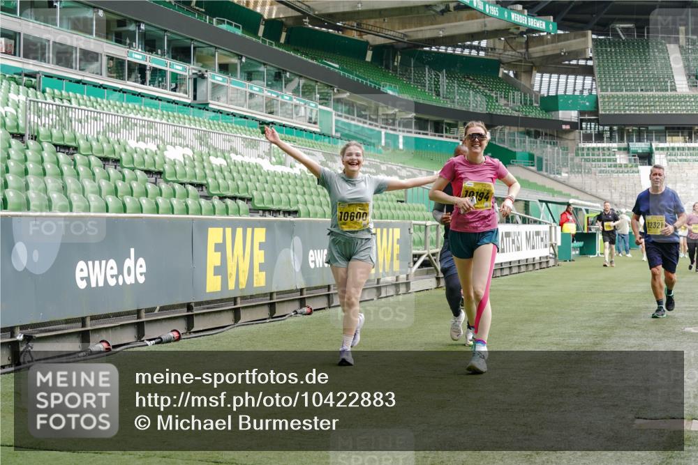 13.09.2026 - 21. swb-Marathon Bremen Michael Burmester http://msf.ph/oto/10422883 13.09.2026 10:46:04 Laufen im Stadion 10137, 10161, 10194, 10202, 10242, 10344, 10430, 10472, 10524, 10535, 10568, 10600, 10651, 10679, 10713, 10895, 10970, 10979, 11050, 11081, 11181, 11200, 11244, 11296, 11309, 11367, 11457, 11495, 11529, 11530, 11546, 11573, 11574, 11579, 11675, 11709, 11760, 11808, 11821, 11932, 12057, 12089, 12151, 12153, 12177, 12178, 12211, 12224, 12226, 12285, 12316, 12317, 12321, 12374, 12422, 12462, 12539, 10002, 10004, 10005, 10148, 10271, 10303, 10330, 10361, 10362 meine-sportfotos.de