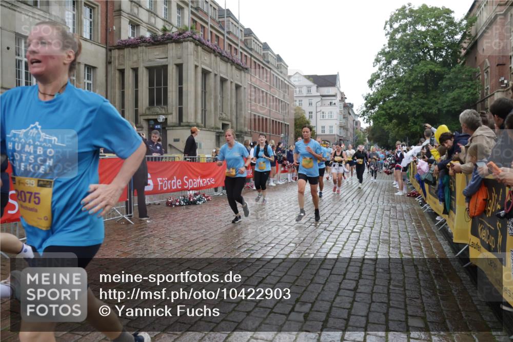 13.09.2026 - Kiel Lauf Yannick Fuchs http://msf.ph/oto/10422903 13.09.2026 10:56:54 Ziel 502, 1302, 1541, 1592, 2405, 2675, 2877, 3015, 5150, 6167, 6723, 6788, 7542, 8045, 8799, 9171, 10068, 11211, 11458, 12134, 12144, 12256, 12392, 248, 452, 476, 929, 1115, 1139, 1157, 1504, 1557, 1666, 1805, 2075, 2454, 2526, 2560, 2674, 2880, 3000, 3061, 3286, 3410, 3413, 3466, 4180, 4209, 4367, 4440, 4806, 4912, 5593, 6067, 6530, 6882, 6884, 7209, 7594, 7642, 7912, 8799, 8989, 8997, 9674, 10264, 10509, 10621, 10659, 12721, 1461, 2632, 3381, 4178, 4782, 5467, 5532, 6540 meine-sportfotos.de