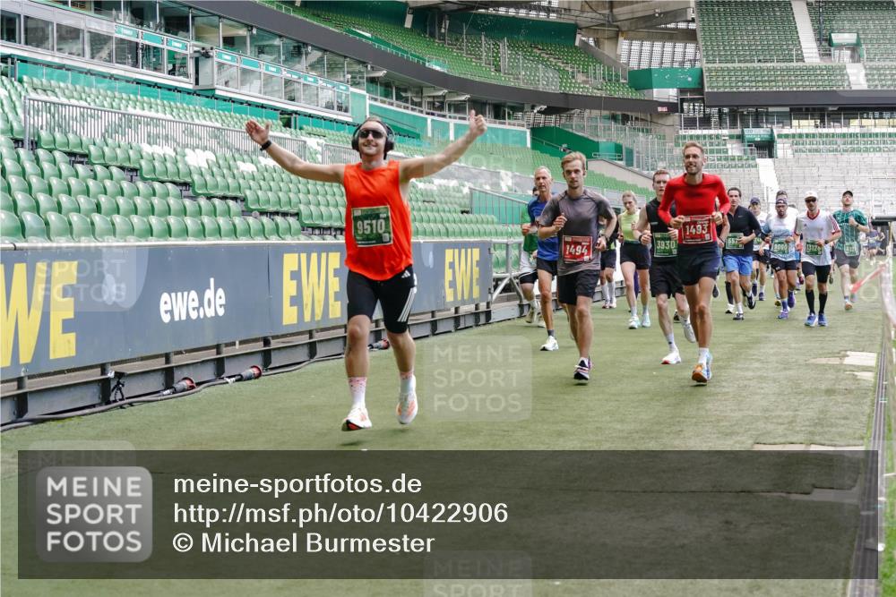 13.09.2026 - 21. swb-Marathon Bremen Michael Burmester http://msf.ph/oto/10422906 13.09.2026 13:00:16 Laufen im Stadion 135, 191, 226, 232, 242, 260, 342, 651, 687, 745, 972, 1080, 1166, 1209, 1368, 1493, 1494, 1516, 1650, 1861, 1935, 1963, 2088, 2210, 2289, 2293, 2306, 2322, 2409, 2427, 2481, 2485, 2490, 2517, 2560, 2561, 2570, 2577, 2658, 2686, 2700, 2708, 2781, 2806, 2827, 2885, 2899, 2906, 2914, 2953, 2961, 2967, 2979, 3015, 3076, 3098, 3105, 3124, 3145, 3168, 3173, 3190, 3233, 3273, 3354, 3385, 3480, 3516, 3524, 3531, 3642, 3652, 3729, 3774, 3855, 3856, 3861, 3930, 3934 meine-sportfotos.de