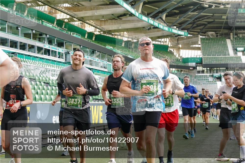 13.09.2026 - 21. swb-Marathon Bremen Michael Burmester http://msf.ph/oto/10422907 13.09.2026 13:23:04 Laufen im Stadion 128, 160, 211, 258, 324, 343, 351, 434, 533, 571, 609, 708, 851, 892, 1157, 1178, 1259, 1331, 1344, 1417, 1597, 1598, 1657, 1669, 1691, 1729, 1746, 1788, 1883, 2213, 2286, 2290, 2433, 2445, 2475, 2495, 2504, 2526, 2619, 2632, 2652, 2660, 2685, 2711, 2768, 2936, 2964, 2968, 2995, 3034, 3225, 3252, 3282, 3288, 3289, 3292, 3347, 3351, 3364, 3395, 3423, 3447, 3505, 3530, 3559, 3682, 3727, 3770, 3784, 3819, 4020, 4054, 4231, 4406, 4407, 4431, 4466, 4467, 4584, 1506 meine-sportfotos.de