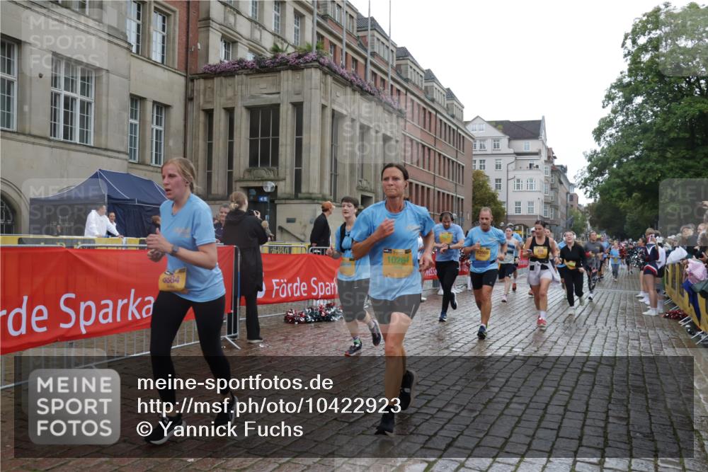 13.09.2026 - Kiel Lauf Yannick Fuchs http://msf.ph/oto/10422923 13.09.2026 10:56:55 Ziel 502, 1302, 1541, 1592, 2405, 2675, 2877, 3015, 4231, 5150, 6167, 6723, 6788, 7542, 8045, 9171, 10068, 11211, 11458, 12134, 12144, 12256, 12392, 248, 452, 476, 929, 1115, 1139, 1157, 1504, 1557, 1666, 1805, 2526, 2560, 2674, 2675, 2880, 3000, 3061, 3286, 3410, 3413, 3466, 4180, 4209, 4367, 4440, 4912, 5593, 6067, 6530, 6882, 6884, 7209, 7594, 7642, 7912, 8799, 8989, 8997, 9674, 10264, 10509, 10621, 10659, 11211, 12721, 1461, 2632, 3296, 3381, 4178, 4782, 5467, 5532, 6540 meine-sportfotos.de