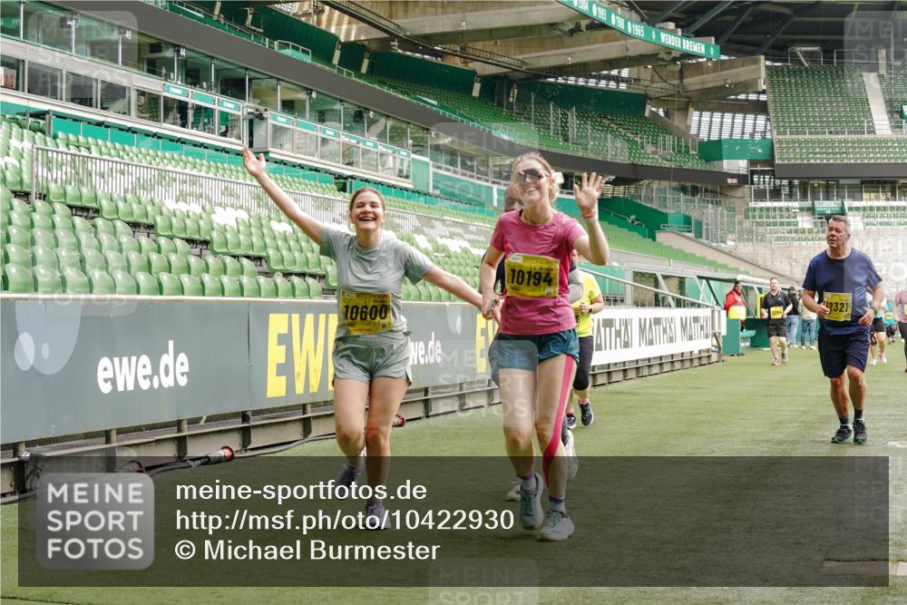 13.09.2026 - 21. swb-Marathon Bremen Michael Burmester http://msf.ph/oto/10422930 13.09.2026 10:46:05 Laufen im Stadion 10137, 10161, 10194, 10202, 10242, 10344, 10430, 10472, 10524, 10535, 10568, 10600, 10651, 10679, 10713, 10895, 10970, 10979, 11050, 11081, 11181, 11200, 11244, 11296, 11309, 11367, 11457, 11495, 11529, 11530, 11546, 11573, 11574, 11579, 11675, 11709, 11760, 11808, 11821, 11932, 12057, 12089, 12151, 12153, 12177, 12178, 12211, 12224, 12226, 12285, 12316, 12317, 12321, 12374, 12422, 12462, 12539, 10002, 10004, 10005, 10148, 10271, 10303, 10330, 10361, 10362 meine-sportfotos.de