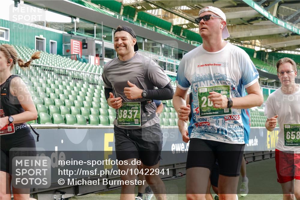 13.09.2026 - 21. swb-Marathon Bremen Michael Burmester http://msf.ph/oto/10422941 13.09.2026 13:23:05 Laufen im Stadion 128, 160, 211, 258, 324, 343, 351, 434, 533, 571, 609, 708, 721, 851, 892, 1157, 1178, 1259, 1331, 1344, 1417, 1597, 1598, 1657, 1669, 1691, 1729, 1746, 1788, 1883, 2213, 2286, 2290, 2433, 2445, 2475, 2495, 2504, 2526, 2619, 2632, 2652, 2660, 2685, 2711, 2768, 2936, 2964, 2968, 3034, 3225, 3252, 3282, 3288, 3289, 3292, 3347, 3351, 3364, 3395, 3423, 3447, 3505, 3530, 3559, 3682, 3727, 3770, 3784, 3819, 4020, 4054, 4231, 4406, 4407, 4431, 4466, 4467, 4584, 1506 meine-sportfotos.de