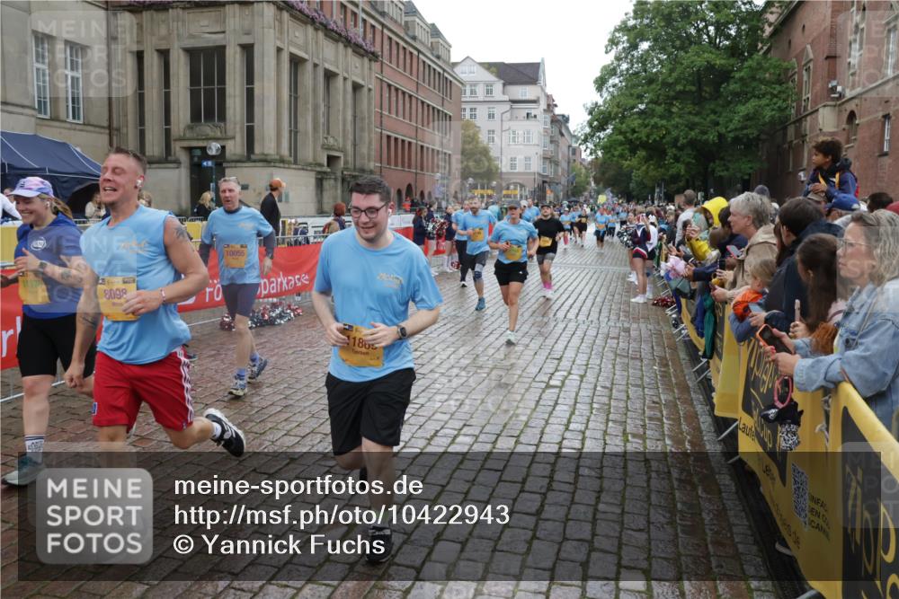 13.09.2026 - Kiel Lauf Yannick Fuchs http://msf.ph/oto/10422943 13.09.2026 10:57:54 Ziel 352, 353, 1220, 1517, 1528, 1567, 2234, 3111, 3575, 3661, 4250, 4340, 4497, 4754, 4765, 5232, 6353, 6425, 6805, 8996, 8998, 9404, 12204, 12303, 12323, 12473, 55, 156, 252, 538, 675, 1070, 1392, 1528, 1748, 2081, 3007, 3445, 3548, 3575, 3667, 3695, 3933, 4686, 4997, 5065, 5112, 5375, 5458, 5594, 6697, 6715, 7255, 7935, 8081, 8098, 8548, 8903, 9486, 9764, 9924, 9925, 10055, 10692, 10908, 11345, 11370, 11379, 11554, 11762, 11775, 11869, 12528, 12695, 721, 819, 833, 905, 987 meine-sportfotos.de