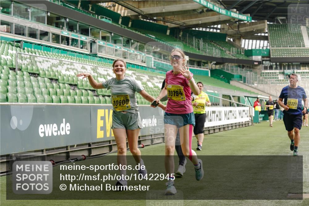 13.09.2026 - 21. swb-Marathon Bremen Michael Burmester http://msf.ph/oto/10422945 13.09.2026 10:46:05 Laufen im Stadion 10137, 10161, 10194, 10202, 10242, 10344, 10430, 10472, 10524, 10535, 10568, 10600, 10651, 10679, 10713, 10895, 10970, 10979, 11050, 11081, 11181, 11200, 11244, 11296, 11309, 11367, 11457, 11495, 11529, 11530, 11546, 11573, 11574, 11579, 11675, 11709, 11760, 11808, 11821, 11932, 12057, 12089, 12151, 12153, 12177, 12178, 12211, 12224, 12226, 12285, 12316, 12317, 12321, 12374, 12422, 12462, 12539, 10002, 10004, 10005, 10148, 10271, 10303, 10330, 10361, 10362 meine-sportfotos.de
