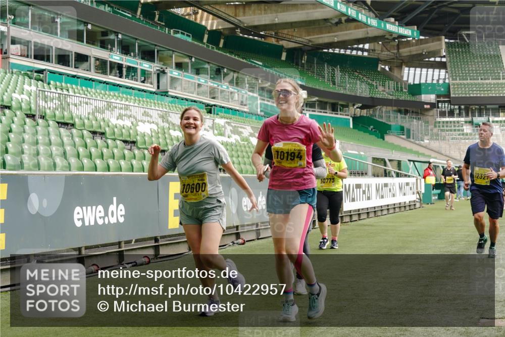 13.09.2026 - 21. swb-Marathon Bremen Michael Burmester http://msf.ph/oto/10422957 13.09.2026 10:46:05 Laufen im Stadion 10137, 10161, 10194, 10202, 10242, 10344, 10430, 10472, 10524, 10535, 10568, 10600, 10651, 10679, 10713, 10895, 10970, 10979, 11050, 11081, 11181, 11200, 11244, 11296, 11309, 11367, 11457, 11495, 11529, 11530, 11546, 11573, 11574, 11579, 11675, 11709, 11760, 11808, 11821, 11932, 12057, 12089, 12151, 12153, 12177, 12178, 12211, 12224, 12226, 12285, 12316, 12317, 12321, 12374, 12422, 12462, 12539, 10002, 10004, 10005, 10148, 10271, 10303, 10330, 10361, 10362 meine-sportfotos.de
