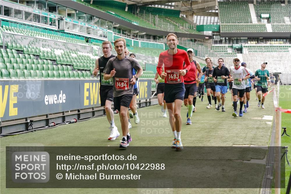 13.09.2026 - 21. swb-Marathon Bremen Michael Burmester http://msf.ph/oto/10422988 13.09.2026 13:00:18 Laufen im Stadion 135, 191, 226, 232, 242, 260, 342, 651, 687, 745, 972, 1080, 1166, 1209, 1368, 1493, 1494, 1516, 1650, 1861, 1935, 1963, 2088, 2210, 2289, 2293, 2306, 2322, 2409, 2427, 2481, 2485, 2490, 2517, 2560, 2561, 2570, 2627, 2658, 2686, 2700, 2708, 2781, 2806, 2827, 2885, 2899, 2906, 2914, 2953, 2961, 2967, 2979, 3015, 3076, 3098, 3105, 3124, 3145, 3168, 3173, 3190, 3233, 3273, 3354, 3385, 3480, 3516, 3524, 3531, 3642, 3652, 3729, 3774, 3855, 3856, 3861, 3930, 3934 meine-sportfotos.de