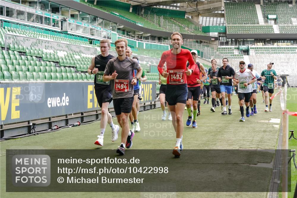 13.09.2026 - 21. swb-Marathon Bremen Michael Burmester http://msf.ph/oto/10422998 13.09.2026 13:00:18 Laufen im Stadion 135, 191, 226, 232, 242, 260, 342, 651, 687, 745, 972, 1080, 1166, 1209, 1368, 1493, 1494, 1516, 1650, 1861, 1935, 1963, 2088, 2210, 2289, 2293, 2306, 2322, 2409, 2427, 2481, 2485, 2490, 2517, 2560, 2561, 2570, 2627, 2658, 2686, 2700, 2708, 2781, 2806, 2827, 2885, 2899, 2906, 2914, 2953, 2961, 2967, 2979, 3015, 3076, 3098, 3105, 3124, 3145, 3168, 3173, 3190, 3233, 3273, 3354, 3385, 3480, 3516, 3524, 3531, 3642, 3652, 3729, 3774, 3855, 3856, 3861, 3930, 3934 meine-sportfotos.de