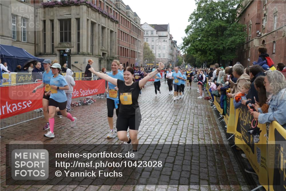 13.09.2026 - Kiel Lauf Yannick Fuchs http://msf.ph/oto/10423028 13.09.2026 10:58:03 Ziel 352, 353, 721, 905, 1220, 1351, 1778, 2234, 4340, 4592, 5154, 5163, 5232, 5540, 5958, 6353, 6425, 7412, 8253, 8470, 8996, 10086, 10318, 10765, 10785, 11238, 11613, 12204, 12303, 12473, 12633, 12634, 55, 156, 252, 352, 353, 538, 675, 1070, 1517, 1528, 1567, 2081, 3007, 3111, 3548, 3575, 3661, 3667, 3933, 4250, 4497, 4686, 4754, 4765, 4997, 5112, 5375, 5458, 5594, 6697, 6715, 6805, 7255, 8548, 8903, 9486, 10692, 10908, 11345, 11379, 11554, 11762, 11775, 819, 833, 987, 1253 meine-sportfotos.de