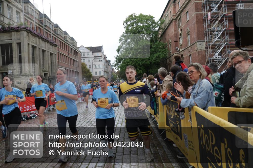 13.09.2026 - Kiel Lauf Yannick Fuchs http://msf.ph/oto/10423043 13.09.2026 10:58:07 Ziel 721, 833, 905, 987, 1220, 1351, 1778, 3325, 3326, 4340, 4592, 5154, 5163, 5232, 5540, 5958, 6345, 6353, 6982, 7412, 8253, 8470, 9309, 10086, 10318, 10765, 10785, 11238, 11613, 12204, 12633, 12634, 12840, 156, 252, 352, 353, 538, 675, 1070, 1517, 1528, 1567, 2081, 2234, 3111, 3548, 3575, 3661, 3667, 3933, 4250, 4497, 4686, 4754, 4765, 4997, 5112, 5375, 5458, 5594, 6353, 6425, 6697, 6715, 6805, 7255, 8548, 8903, 10692, 10908, 11345, 11554, 11762, 11775, 91, 819, 1253 meine-sportfotos.de