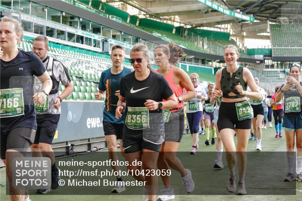 13.09.2026 - 21. swb-Marathon Bremen Michael Burmester http://msf.ph/oto/10423059 13.09.2026 13:23:10 Laufen im Stadion 128, 137, 160, 182, 211, 324, 343, 351, 434, 533, 571, 609, 708, 721, 743, 851, 892, 1157, 1178, 1259, 1331, 1344, 1417, 1597, 1598, 1657, 1669, 1691, 1729, 1746, 1788, 1883, 2213, 2286, 2290, 2433, 2445, 2475, 2495, 2503, 2504, 2526, 2619, 2632, 2652, 2660, 2685, 2711, 2768, 2936, 2964, 2968, 3252, 3282, 3288, 3289, 3292, 3347, 3351, 3364, 3395, 3423, 3447, 3505, 3530, 3559, 3682, 3727, 3770, 3784, 3819, 4020, 4054, 4231, 4406, 4407, 4431, 4466, 4467, 4584, 1506 meine-sportfotos.de