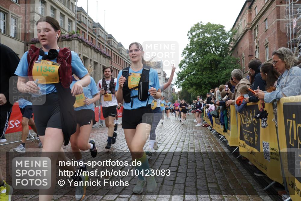 13.09.2026 - Kiel Lauf Yannick Fuchs http://msf.ph/oto/10423083 13.09.2026 10:58:15 Ziel 721, 819, 833, 987, 1253, 1351, 1404, 1910, 2309, 3222, 3325, 3326, 3671, 4160, 4212, 4592, 5172, 5314, 5540, 5668, 5958, 6345, 6982, 7256, 7340, 7412, 9309, 9458, 9476, 10364, 10765, 10785, 10805, 11238, 11613, 12123, 12456, 12701, 12821, 12840, 156, 252, 352, 353, 538, 675, 905, 1220, 1517, 1528, 1567, 1778, 2234, 3111, 3548, 3575, 3661, 3667, 3933, 4250, 4340, 4497, 4754, 4765, 4997, 5112, 5154, 5163, 5232, 5458, 5958, 6353, 6425, 6805, 8548, 8903, 11345, 11554, 91 meine-sportfotos.de