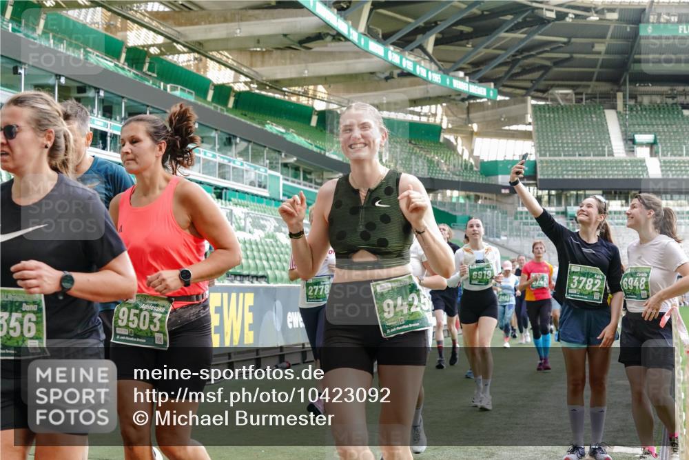 13.09.2026 - 21. swb-Marathon Bremen Michael Burmester http://msf.ph/oto/10423092 13.09.2026 13:23:11 Laufen im Stadion 128, 137, 160, 182, 211, 324, 343, 351, 434, 533, 571, 609, 708, 721, 743, 892, 1157, 1178, 1259, 1331, 1344, 1417, 1597, 1598, 1657, 1669, 1691, 1729, 1746, 1788, 1883, 2213, 2286, 2290, 2433, 2445, 2475, 2495, 2503, 2504, 2526, 2619, 2632, 2652, 2660, 2685, 2711, 2768, 2936, 2964, 2968, 3252, 3282, 3288, 3289, 3292, 3347, 3351, 3364, 3395, 3423, 3447, 3505, 3530, 3559, 3682, 3727, 3770, 3784, 3819, 4020, 4054, 4231, 4406, 4407, 4431, 4466, 4467, 4584, 1506 meine-sportfotos.de