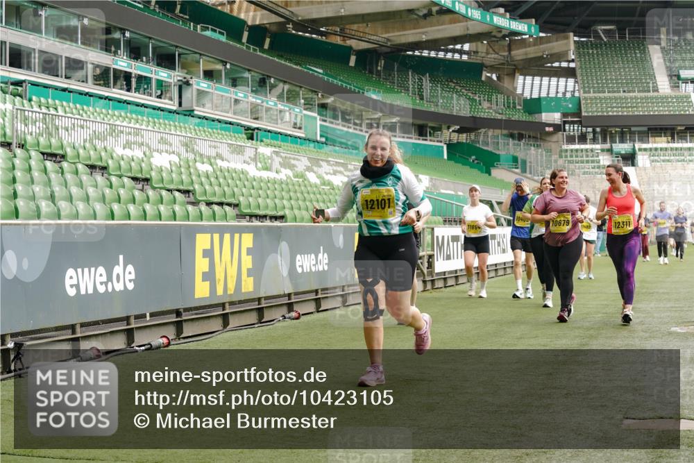 13.09.2026 - 21. swb-Marathon Bremen Michael Burmester http://msf.ph/oto/10423105 13.09.2026 10:46:16 Laufen im Stadion 10137, 10161, 10194, 10202, 10242, 10344, 10430, 10472, 10524, 10535, 10568, 10600, 10651, 10679, 10895, 10933, 10970, 10979, 11050, 11081, 11181, 11200, 11244, 11296, 11309, 11367, 11457, 11495, 11529, 11530, 11546, 11573, 11574, 11579, 11639, 11675, 11709, 11760, 11808, 11821, 11932, 12057, 12089, 12151, 12153, 12177, 12178, 12211, 12224, 12226, 12285, 12316, 12317, 12374, 12422, 12462, 12539, 10002, 10004, 10005, 10148, 10271, 10303, 10330, 10361, 10362 meine-sportfotos.de