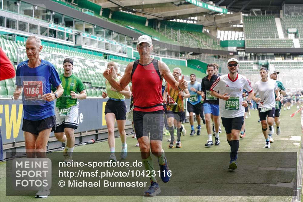 13.09.2026 - 21. swb-Marathon Bremen Michael Burmester http://msf.ph/oto/10423116 13.09.2026 13:00:21 Laufen im Stadion 135, 191, 226, 232, 242, 260, 318, 342, 651, 687, 745, 972, 1080, 1166, 1209, 1368, 1493, 1494, 1516, 1650, 1861, 1935, 1963, 2088, 2210, 2289, 2293, 2306, 2322, 2370, 2409, 2427, 2481, 2485, 2490, 2517, 2560, 2561, 2570, 2627, 2658, 2686, 2700, 2708, 2781, 2806, 2827, 2885, 2899, 2906, 2914, 2953, 2961, 2967, 2979, 3015, 3076, 3098, 3105, 3124, 3145, 3168, 3173, 3190, 3233, 3273, 3354, 3385, 3480, 3516, 3524, 3531, 3642, 3652, 3729, 3774, 3855, 3856, 3861, 3930, 3934 meine-sportfotos.de