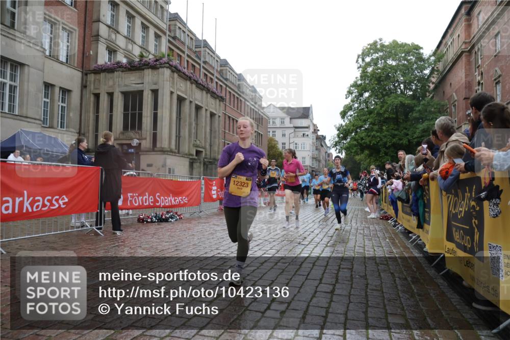 13.09.2026 - Kiel Lauf Yannick Fuchs http://msf.ph/oto/10423136 13.09.2026 10:58:19 Ziel 819, 833, 987, 1253, 1404, 1858, 1910, 1978, 2309, 2752, 3222, 3325, 3326, 3559, 3671, 3842, 4160, 4212, 5172, 5314, 5605, 5668, 6345, 6982, 7256, 7340, 7482, 7856, 7949, 9309, 9458, 9476, 9809, 9827, 10364, 10805, 11460, 12123, 12199, 12456, 12701, 12821, 12840, 352, 353, 721, 905, 987, 1220, 1351, 1517, 1528, 1567, 1778, 2234, 3111, 3575, 3661, 4250, 4340, 4497, 4592, 4754, 4765, 5154, 5163, 5232, 5540, 5958, 6353, 6425, 6805, 91 meine-sportfotos.de