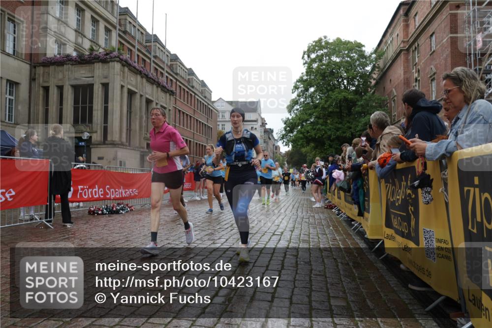 13.09.2026 - Kiel Lauf Yannick Fuchs http://msf.ph/oto/10423167 13.09.2026 10:58:21 Ziel 91, 819, 1253, 1404, 1858, 1910, 1978, 2309, 2752, 3222, 3325, 3326, 3559, 3671, 3833, 3842, 4160, 4212, 5172, 5314, 5605, 5668, 6345, 6982, 7256, 7315, 7340, 7482, 7856, 7949, 9309, 9458, 9476, 9809, 9827, 10364, 10503, 10805, 11023, 11460, 11759, 12123, 12199, 12345, 12456, 12701, 12821, 352, 353, 721, 833, 905, 987, 1220, 1351, 1517, 1567, 1778, 2234, 3111, 3325, 3661, 4250, 4340, 4497, 4592, 4754, 4765, 5154, 5163, 5232, 5540, 5958, 6345, 6353, 6425, 6805 meine-sportfotos.de