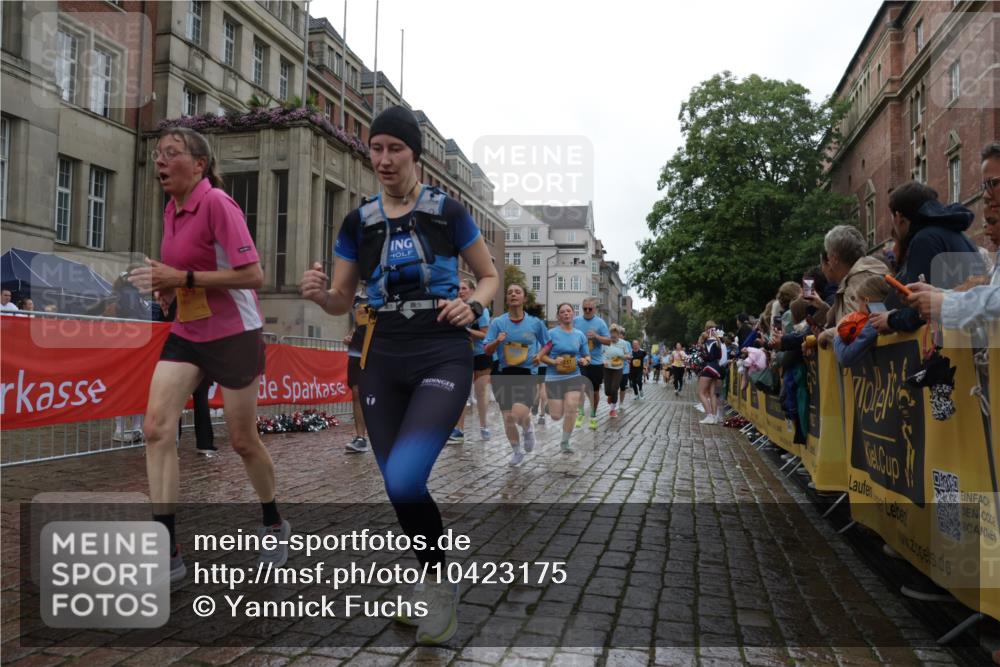 13.09.2026 - Kiel Lauf Yannick Fuchs http://msf.ph/oto/10423175 13.09.2026 10:58:22 Ziel 91, 819, 1253, 1404, 1858, 1910, 1978, 2309, 2752, 3222, 3326, 3559, 3671, 3833, 3842, 4160, 4212, 5172, 5314, 5605, 5668, 6982, 7256, 7315, 7340, 7482, 7856, 7949, 9309, 9458, 9476, 9809, 9827, 9937, 10364, 10503, 10805, 11023, 11460, 11759, 12123, 12199, 12345, 12456, 12701, 12821, 352, 353, 721, 833, 905, 987, 1220, 1351, 1517, 1567, 1778, 2234, 3111, 3325, 3326, 3661, 4250, 4340, 4497, 4592, 4754, 4765, 5154, 5163, 5232, 5540, 5958, 6345, 6353, 6425, 6805, 6982 meine-sportfotos.de