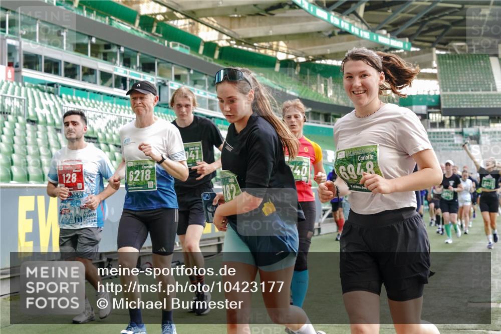 13.09.2026 - 21. swb-Marathon Bremen Michael Burmester http://msf.ph/oto/10423177 13.09.2026 13:23:15 Laufen im Stadion 128, 137, 160, 182, 211, 324, 343, 434, 533, 571, 609, 708, 721, 743, 892, 1157, 1178, 1259, 1273, 1331, 1417, 1597, 1598, 1657, 1669, 1691, 1746, 1788, 1883, 2213, 2286, 2290, 2433, 2445, 2465, 2475, 2495, 2503, 2504, 2526, 2619, 2632, 2660, 2685, 2711, 2768, 2936, 2964, 2968, 3252, 3282, 3288, 3289, 3292, 3347, 3351, 3364, 3395, 3423, 3447, 3505, 3530, 3559, 3682, 3727, 3770, 3784, 3819, 4020, 4054, 4231, 4406, 4407, 4431, 4466, 4467, 4584, 1506 meine-sportfotos.de