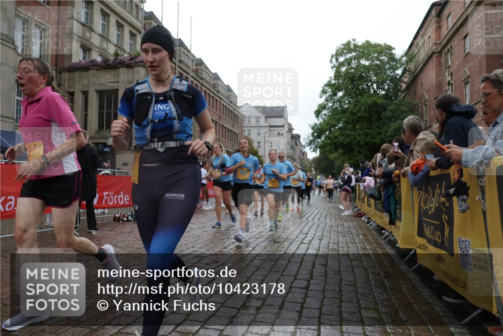 13.09.2026 - Kiel Lauf Yannick Fuchs http://msf.ph/oto/10423178 13.09.2026 10:58:22 Ziel 91, 819, 1253, 1404, 1858, 1910, 1978, 2309, 2752, 3222, 3326, 3559, 3671, 3833, 3842, 4160, 4212, 5172, 5314, 5605, 5668, 6982, 7256, 7315, 7340, 7482, 7856, 7949, 9309, 9458, 9476, 9809, 9827, 9937, 10364, 10503, 10805, 11023, 11460, 11759, 12123, 12199, 12345, 12456, 12701, 12821, 352, 353, 721, 833, 905, 987, 1220, 1351, 1517, 1567, 1778, 2234, 3111, 3325, 3326, 3661, 4250, 4340, 4497, 4592, 4754, 4765, 5154, 5163, 5232, 5540, 5958, 6345, 6353, 6425, 6805, 6982 meine-sportfotos.de