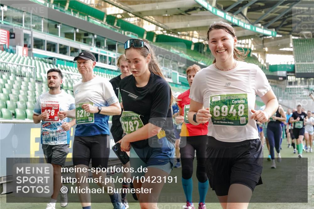 13.09.2026 - 21. swb-Marathon Bremen Michael Burmester http://msf.ph/oto/10423191 13.09.2026 13:23:15 Laufen im Stadion 128, 137, 160, 182, 211, 324, 343, 434, 533, 571, 609, 708, 721, 743, 892, 1157, 1178, 1259, 1273, 1331, 1417, 1597, 1598, 1657, 1669, 1691, 1746, 1788, 1883, 2213, 2286, 2290, 2433, 2445, 2465, 2475, 2495, 2503, 2504, 2526, 2619, 2632, 2660, 2685, 2711, 2768, 2936, 2964, 2968, 3252, 3282, 3288, 3289, 3292, 3347, 3351, 3364, 3395, 3423, 3447, 3505, 3530, 3559, 3682, 3727, 3770, 3784, 3819, 4020, 4054, 4231, 4406, 4407, 4431, 4466, 4467, 4584, 1506 meine-sportfotos.de