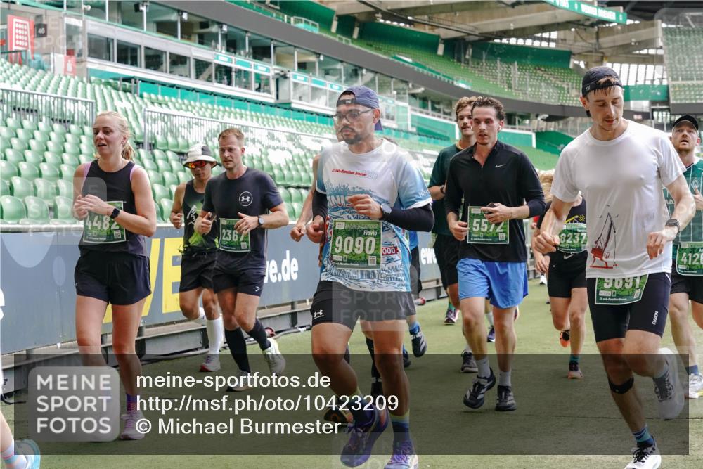 13.09.2026 - 21. swb-Marathon Bremen Michael Burmester http://msf.ph/oto/10423209 13.09.2026 13:00:23 Laufen im Stadion 135, 191, 226, 232, 242, 260, 318, 342, 440, 651, 687, 745, 972, 1080, 1166, 1209, 1368, 1493, 1494, 1516, 1650, 1861, 1935, 1963, 2088, 2210, 2289, 2293, 2306, 2322, 2370, 2409, 2427, 2481, 2485, 2490, 2517, 2560, 2561, 2570, 2627, 2658, 2686, 2700, 2708, 2781, 2806, 2827, 2885, 2899, 2906, 2914, 2953, 2961, 2967, 2979, 3015, 3076, 3098, 3105, 3124, 3145, 3168, 3173, 3190, 3233, 3273, 3354, 3385, 3480, 3516, 3524, 3531, 3642, 3652, 3729, 3774, 3855, 3856, 3861, 3930, 3934 meine-sportfotos.de