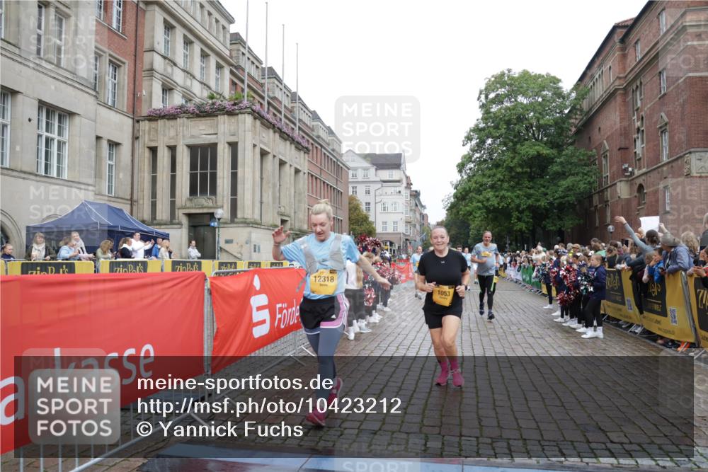 13.09.2026 - Kiel Lauf Yannick Fuchs http://msf.ph/oto/10423212 13.09.2026 09:44:23 Ziel 537, 793, 801, 958, 1053, 1849, 2031, 2437, 2868, 3688, 4098, 4573, 6892, 7121, 7430, 7744, 12318, 12437, 654, 4092, 4283, 4522, 5026, 5171, 5857, 6550, 7510, 7753, 7948, 8300, 9814, 10641, 10931, 11653, 11655, 12098, 12373, 12376, 912, 1866, 2045, 2212, 2787, 3198, 3209, 4316, 4693, 6895, 7356, 12161, 12218, 654, 4522, 5857, 5964, 7510, 7948 meine-sportfotos.de