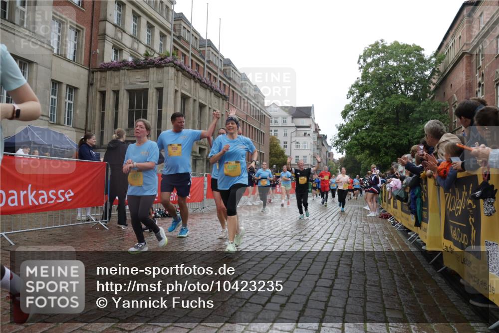13.09.2026 - Kiel Lauf Yannick Fuchs http://msf.ph/oto/10423235 13.09.2026 10:58:26 Ziel 91, 971, 1404, 1858, 1910, 1978, 2309, 2461, 2752, 3235, 3237, 3559, 3671, 3833, 3842, 4212, 4456, 5605, 5668, 5775, 6906, 7315, 7340, 7367, 7482, 7856, 7949, 9458, 9809, 9827, 9937, 10364, 10503, 10805, 10878, 11023, 11460, 11759, 12123, 12199, 12345, 12821, 352, 353, 721, 819, 833, 905, 987, 1220, 1253, 1351, 1517, 1778, 1910, 2234, 3222, 3325, 3326, 4160, 4250, 4340, 4497, 4592, 4765, 5154, 5163, 5172, 5232, 5314, 5540, 5668, 5958, 6345, 6353, 6425, 6982, 7256 meine-sportfotos.de