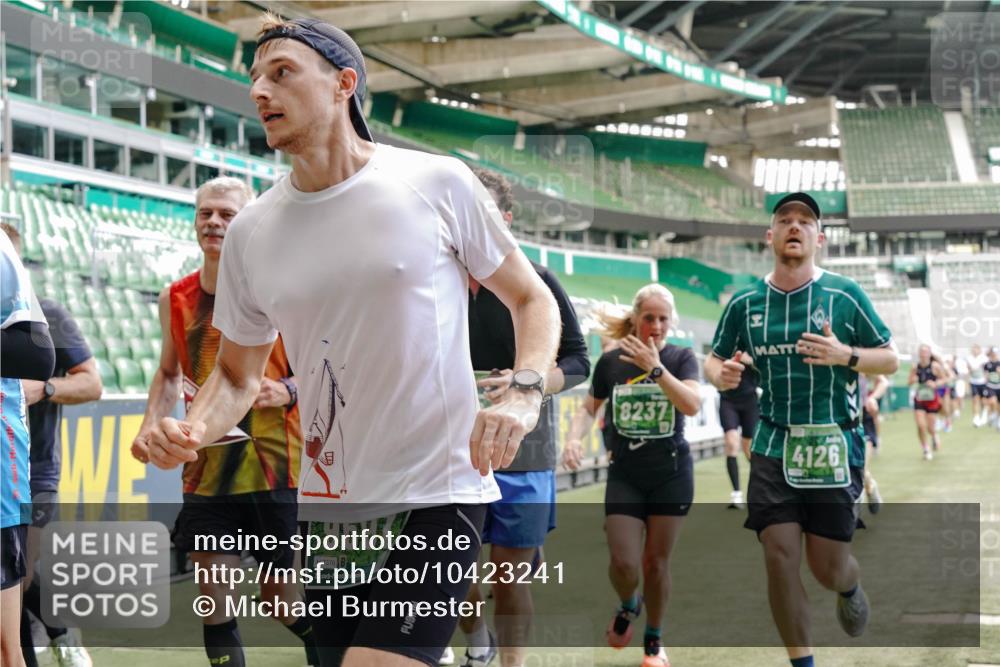 13.09.2026 - 21. swb-Marathon Bremen Michael Burmester http://msf.ph/oto/10423241 13.09.2026 13:00:24 Laufen im Stadion 135, 191, 226, 232, 242, 260, 318, 342, 440, 651, 687, 745, 972, 1080, 1166, 1209, 1368, 1493, 1494, 1516, 1650, 1861, 1935, 1963, 2088, 2210, 2289, 2293, 2306, 2322, 2370, 2409, 2427, 2481, 2485, 2490, 2517, 2560, 2561, 2570, 2627, 2658, 2686, 2700, 2708, 2781, 2806, 2827, 2885, 2899, 2906, 2914, 2953, 2961, 2967, 2979, 3015, 3076, 3098, 3105, 3124, 3145, 3168, 3173, 3190, 3233, 3273, 3354, 3385, 3480, 3516, 3524, 3531, 3642, 3652, 3729, 3774, 3855, 3856, 3861, 3930, 3934 meine-sportfotos.de
