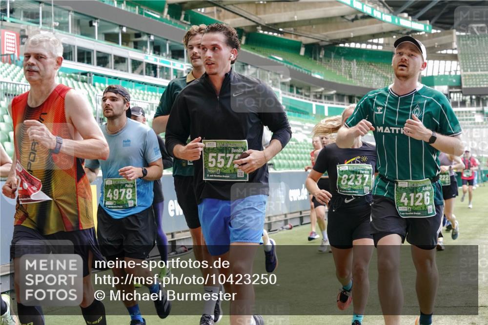 13.09.2026 - 21. swb-Marathon Bremen Michael Burmester http://msf.ph/oto/10423250 13.09.2026 13:00:24 Laufen im Stadion 135, 191, 226, 232, 242, 260, 318, 342, 440, 651, 687, 745, 972, 1080, 1166, 1209, 1368, 1493, 1494, 1516, 1650, 1861, 1935, 1963, 2088, 2210, 2289, 2293, 2306, 2322, 2370, 2409, 2427, 2481, 2485, 2490, 2517, 2560, 2561, 2570, 2627, 2658, 2686, 2700, 2708, 2781, 2806, 2827, 2885, 2899, 2906, 2914, 2953, 2961, 2967, 2979, 3015, 3076, 3098, 3105, 3124, 3145, 3168, 3173, 3190, 3233, 3273, 3354, 3385, 3480, 3516, 3524, 3531, 3642, 3652, 3729, 3774, 3855, 3856, 3861, 3930, 3934 meine-sportfotos.de