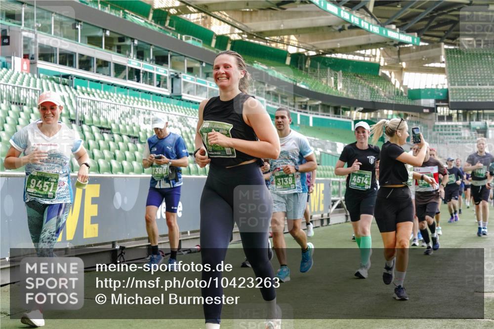 13.09.2026 - 21. swb-Marathon Bremen Michael Burmester http://msf.ph/oto/10423263 13.09.2026 13:23:19 Laufen im Stadion 128, 137, 160, 182, 211, 324, 343, 434, 533, 571, 609, 708, 721, 743, 892, 1157, 1178, 1259, 1273, 1331, 1417, 1597, 1598, 1657, 1669, 1691, 1746, 1788, 1883, 2213, 2252, 2286, 2290, 2433, 2445, 2465, 2475, 2495, 2503, 2504, 2526, 2619, 2632, 2660, 2685, 2711, 2768, 2936, 2964, 2968, 3252, 3282, 3288, 3289, 3292, 3347, 3351, 3364, 3395, 3423, 3447, 3505, 3530, 3559, 3682, 3727, 3770, 3784, 3819, 4020, 4054, 4231, 4406, 4407, 4431, 4466, 4467, 4584, 1506 meine-sportfotos.de