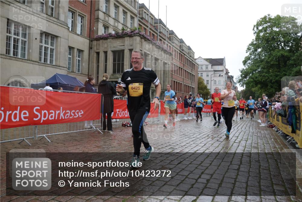 13.09.2026 - Kiel Lauf Yannick Fuchs http://msf.ph/oto/10423272 13.09.2026 10:58:28 Ziel 91, 971, 1404, 1858, 1978, 2461, 2752, 2965, 3235, 3237, 3559, 3671, 3833, 3842, 4212, 4456, 5605, 5775, 6906, 7315, 7367, 7482, 7738, 7856, 7949, 8381, 8752, 9132, 9458, 9809, 9827, 9937, 10135, 10503, 10878, 11023, 11460, 11759, 12199, 12345, 352, 353, 721, 819, 833, 905, 987, 1220, 1253, 1351, 1404, 1778, 1910, 2234, 2309, 3222, 3325, 3326, 4160, 4212, 4340, 4592, 5154, 5163, 5172, 5232, 5314, 5540, 5668, 5958, 6345, 6353, 6425, 6982, 7256, 7340 meine-sportfotos.de