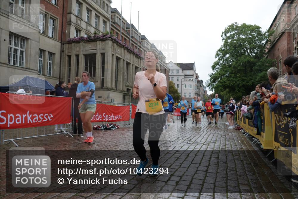 13.09.2026 - Kiel Lauf Yannick Fuchs http://msf.ph/oto/10423294 13.09.2026 10:58:30 Ziel 91, 971, 1858, 1978, 2461, 2752, 2965, 3235, 3237, 3559, 3833, 3842, 4456, 5605, 5775, 6906, 7315, 7367, 7482, 7738, 7856, 7888, 7949, 8381, 8752, 9132, 9417, 9458, 9809, 9827, 9937, 10135, 10503, 10878, 11023, 11460, 11759, 12199, 12345, 721, 819, 833, 905, 987, 1220, 1253, 1351, 1404, 1778, 1910, 2234, 2309, 3222, 3325, 3326, 3671, 4160, 4212, 4340, 4592, 5154, 5163, 5172, 5232, 5314, 5540, 5668, 5958, 6345, 6353, 6425, 6982, 7256, 7340, 9458 meine-sportfotos.de