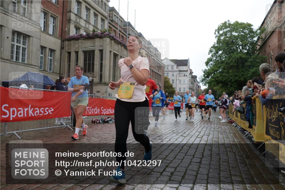 13.09.2026 - Kiel Lauf Yannick Fuchs http://msf.ph/oto/10423297 13.09.2026 10:58:30 Ziel 91, 971, 1858, 1978, 2461, 2752, 2965, 3235, 3237, 3559, 3833, 3842, 4456, 5605, 5775, 6906, 7315, 7367, 7482, 7738, 7856, 7888, 7949, 8381, 8752, 9132, 9417, 9458, 9809, 9827, 9937, 10135, 10503, 10878, 11023, 11460, 11759, 12199, 12345, 721, 819, 833, 905, 987, 1220, 1253, 1351, 1404, 1778, 1910, 2234, 2309, 3222, 3325, 3326, 3671, 4160, 4212, 4340, 4592, 5154, 5163, 5172, 5232, 5314, 5540, 5668, 5958, 6345, 6353, 6425, 6982, 7256, 7340, 9458 meine-sportfotos.de