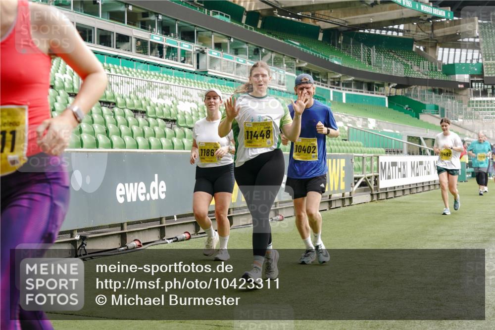 13.09.2026 - 21. swb-Marathon Bremen Michael Burmester http://msf.ph/oto/10423311 13.09.2026 10:46:21 Laufen im Stadion 10137, 10161, 10194, 10202, 10242, 10344, 10349, 10430, 10472, 10524, 10535, 10568, 10600, 10651, 10895, 10933, 10970, 10979, 11050, 11181, 11200, 11244, 11296, 11309, 11367, 11457, 11529, 11530, 11546, 11573, 11574, 11579, 11639, 11675, 11709, 11760, 11808, 11821, 12057, 12089, 12153, 12177, 12178, 12211, 12224, 12285, 12316, 12317, 12374, 12422, 12462, 12539, 10002, 10004, 10005, 10148, 10271, 10303, 10325, 10330, 10335, 10361, 10362, 10459, 10513 meine-sportfotos.de