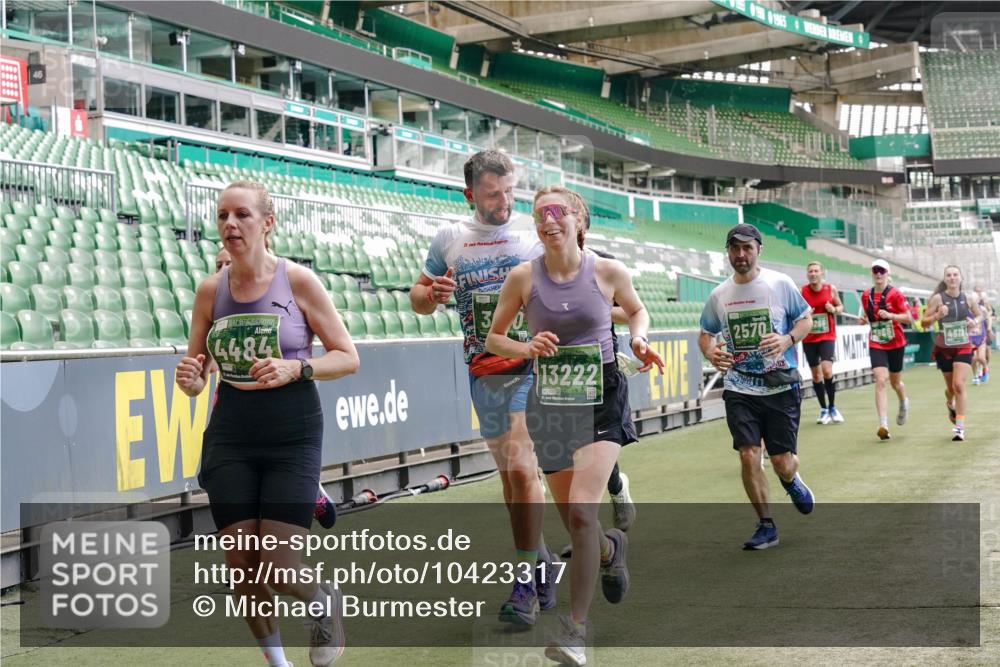 13.09.2026 - 21. swb-Marathon Bremen Michael Burmester http://msf.ph/oto/10423317 13.09.2026 13:00:27 Laufen im Stadion 135, 191, 226, 232, 242, 260, 318, 342, 440, 651, 687, 745, 972, 1080, 1166, 1209, 1368, 1493, 1494, 1516, 1650, 1861, 1935, 1963, 2088, 2210, 2289, 2293, 2306, 2322, 2370, 2409, 2427, 2481, 2485, 2490, 2517, 2560, 2561, 2570, 2627, 2658, 2686, 2700, 2708, 2781, 2806, 2827, 2899, 2906, 2914, 2953, 2961, 2967, 2979, 3015, 3076, 3105, 3124, 3145, 3168, 3173, 3190, 3273, 3354, 3375, 3385, 3480, 3516, 3524, 3531, 3642, 3652, 3729, 3774, 3855, 3856, 3861, 3930, 3934 meine-sportfotos.de