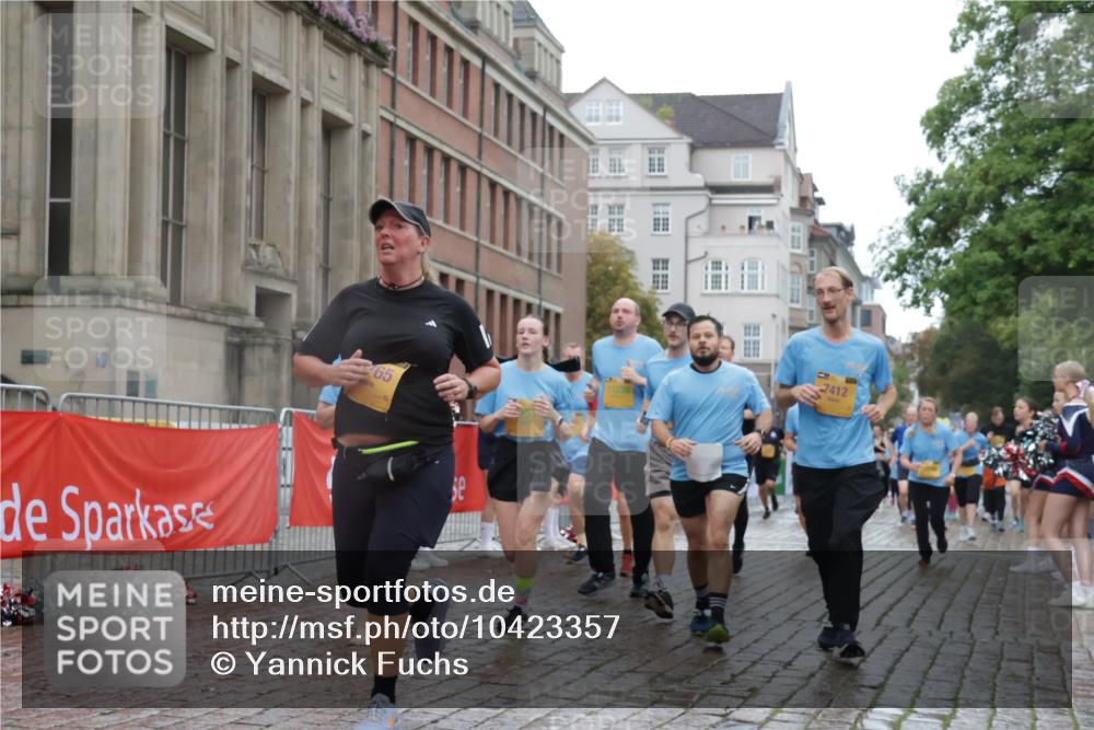 13.09.2026 - Kiel Lauf Yannick Fuchs http://msf.ph/oto/10423357 13.09.2026 10:58:38 Ziel 79, 971, 1521, 2156, 2461, 2473, 2896, 2965, 3235, 3237, 4395, 4456, 5775, 6497, 6906, 7367, 7738, 7888, 8004, 8381, 8752, 8841, 9132, 9417, 10135, 10878, 11514, 11699, 12659, 12672, 91, 721, 819, 833, 905, 987, 1253, 1351, 1404, 1858, 1910, 1978, 2309, 2752, 3222, 3325, 3326, 3559, 3671, 3833, 3842, 4160, 4212, 4592, 5172, 5314, 5540, 5605, 5668, 5958, 6345, 6906, 6982, 7256, 7315, 7340, 7367, 7482, 7856, 7949, 9458, 9809, 9827, 9937, 10503, 10878, 11023, 905, 1778, 8253 meine-sportfotos.de
