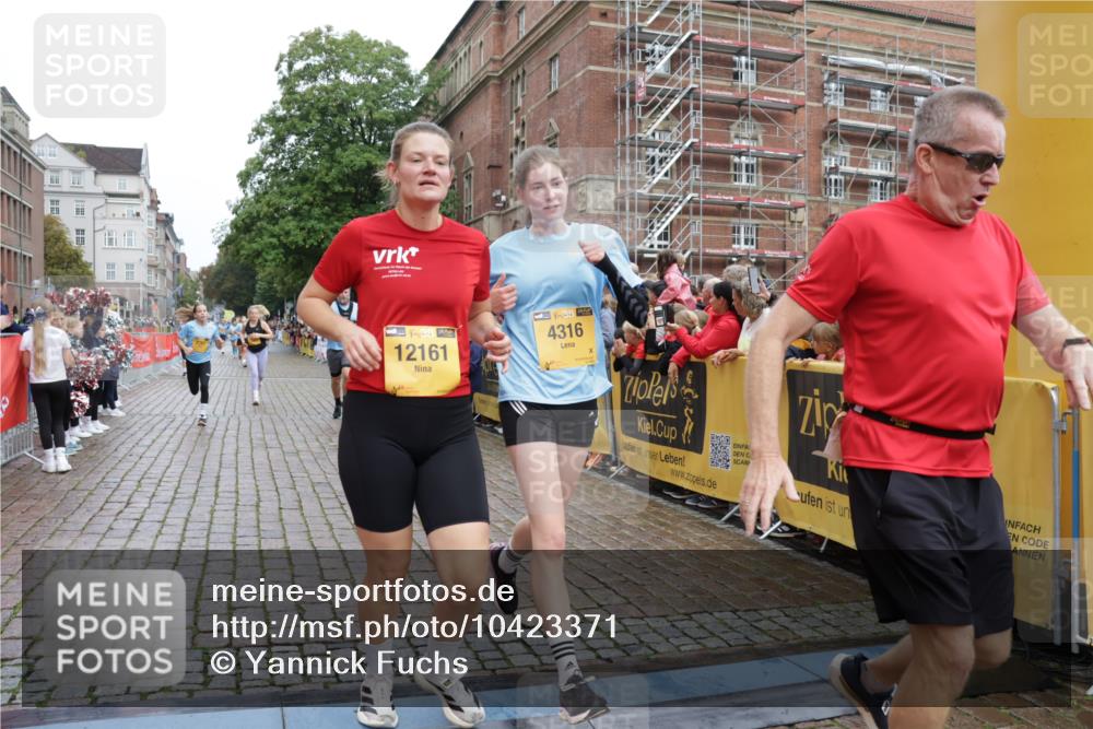 13.09.2026 - Kiel Lauf Yannick Fuchs http://msf.ph/oto/10423371 13.09.2026 09:44:36 Ziel 912, 958, 1849, 1866, 2045, 2212, 2787, 3198, 3209, 4098, 4316, 4693, 6895, 7121, 7356, 7430, 12161, 537, 793, 801, 1053, 2031, 2437, 2868, 3688, 4092, 4283, 4573, 6550, 6892, 7744, 7753, 8300, 11653, 11655, 12098, 12318, 12373, 12437, 1224, 4118, 5939, 6023, 7460, 9986, 10777, 11043, 11046, 11239, 12218, 12676, 4283, 5026, 6550, 8300, 9814, 11653, 11655, 12098 meine-sportfotos.de