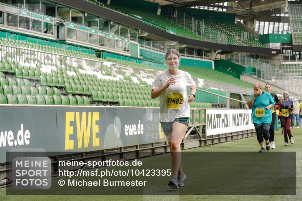 13.09.2026 - 21. swb-Marathon Bremen Michael Burmester http://msf.ph/oto/10423395 13.09.2026 10:46:25 Laufen im Stadion 10137, 10161, 10194, 10202, 10242, 10344, 10349, 10430, 10472, 10524, 10535, 10568, 10600, 10651, 10895, 10933, 10970, 10979, 11050, 11181, 11200, 11244, 11296, 11309, 11367, 11457, 11529, 11530, 11546, 11573, 11574, 11579, 11639, 11675, 11709, 11760, 11808, 11821, 12057, 12089, 12153, 12177, 12178, 12211, 12224, 12285, 12316, 12317, 12374, 12422, 12462, 12539, 10002, 10004, 10005, 10148, 10271, 10303, 10325, 10330, 10335, 10361, 10362, 10459, 10513 meine-sportfotos.de
