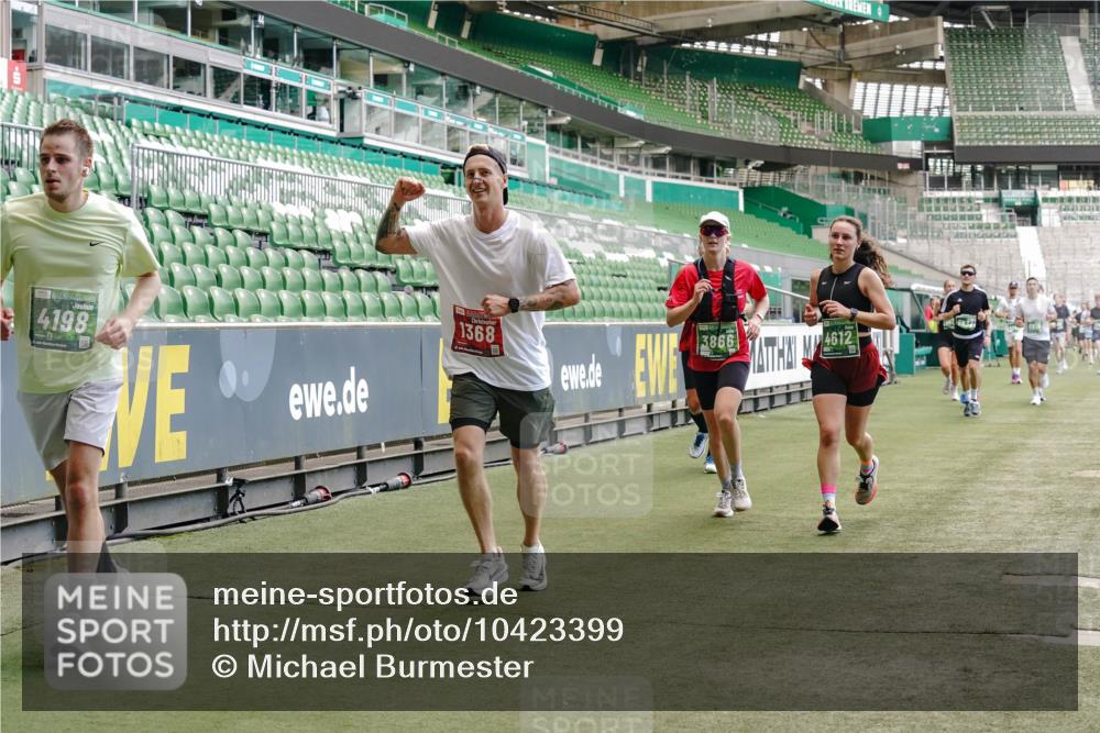 13.09.2026 - 21. swb-Marathon Bremen Michael Burmester http://msf.ph/oto/10423399 13.09.2026 13:00:29 Laufen im Stadion 135, 191, 232, 242, 260, 318, 342, 440, 651, 687, 745, 1080, 1166, 1209, 1368, 1493, 1494, 1516, 1650, 1861, 1935, 1963, 2088, 2210, 2289, 2293, 2306, 2322, 2370, 2409, 2427, 2481, 2485, 2490, 2491, 2517, 2560, 2561, 2570, 2627, 2658, 2686, 2700, 2708, 2781, 2806, 2827, 2899, 2906, 2914, 2953, 2961, 2967, 3015, 3076, 3105, 3124, 3145, 3168, 3173, 3190, 3273, 3354, 3375, 3385, 3480, 3516, 3524, 3531, 3642, 3652, 3729, 3774, 3855, 3856, 3861, 3930 meine-sportfotos.de